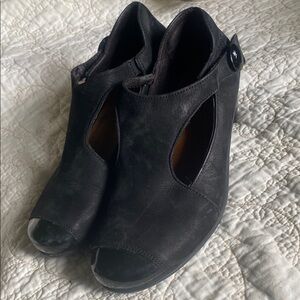 Naot Black Mules Comfortable Slip-On Clogs